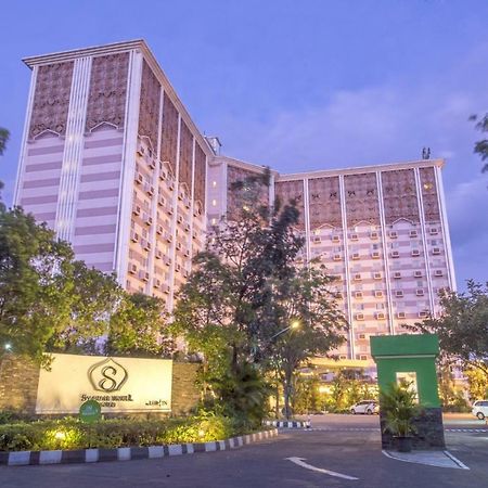 Lorin Syariah Solo Hotel Exterior photo