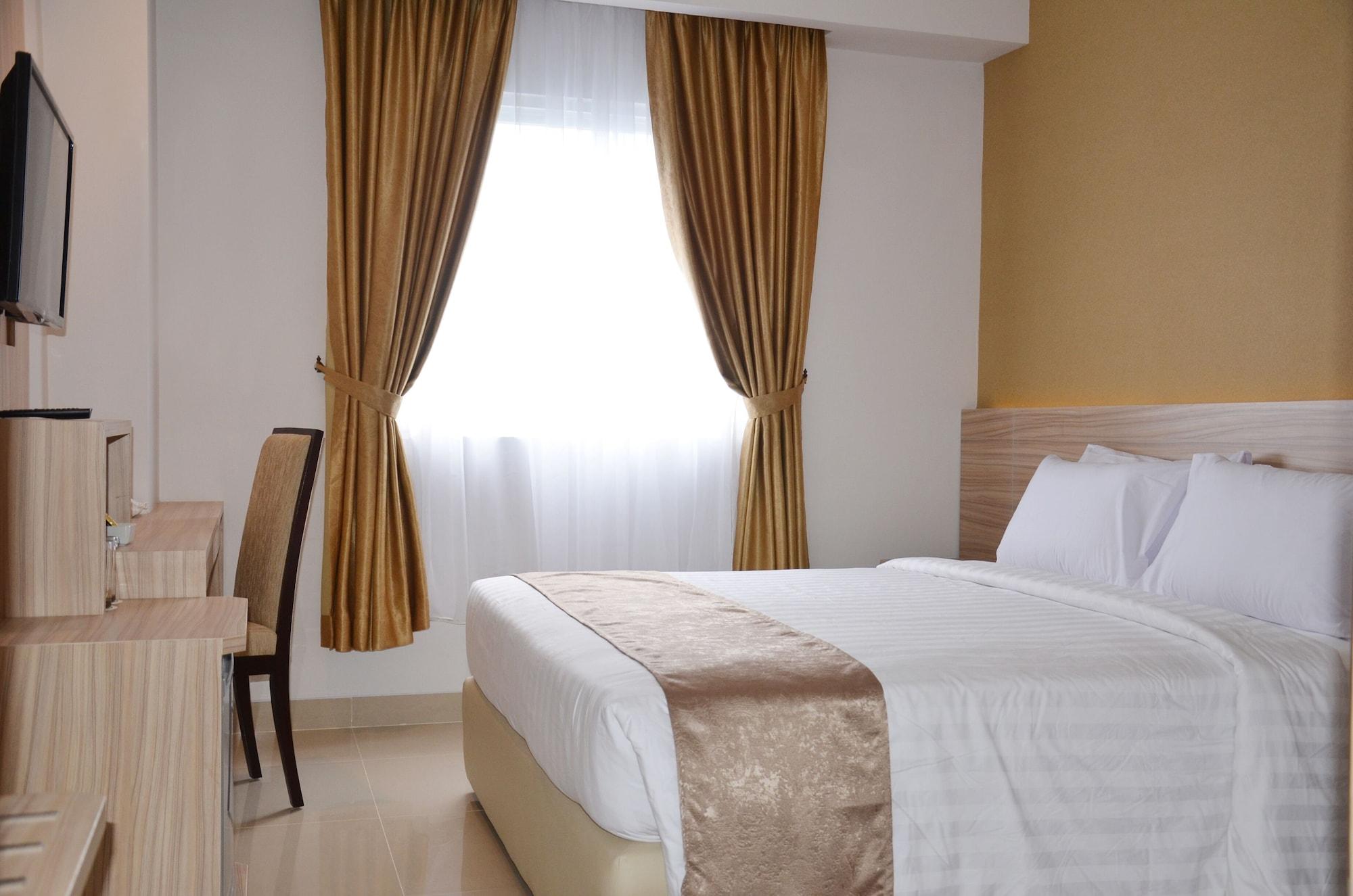 Lorin Syariah Solo Hotel Exterior photo